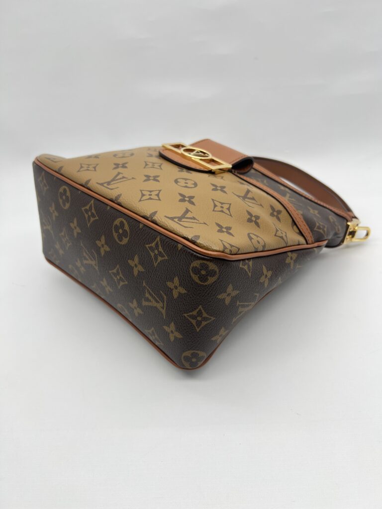 Hobo Dauphine PM Reverse Momogram