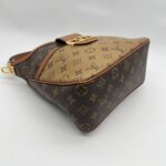 Hobo Dauphine PM Reverse Momogram