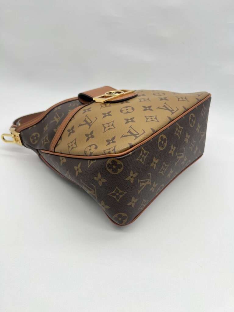 Hobo Dauphine PM Reverse Momogram