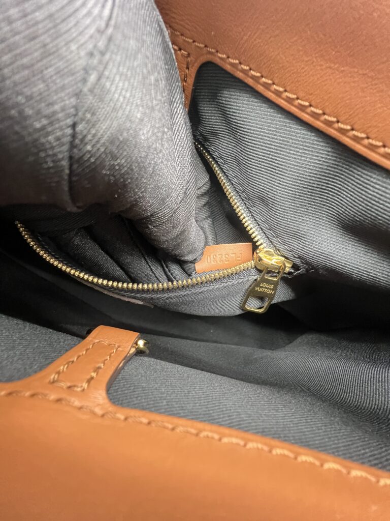 Hobo Dauphine PM Reverse Momogram