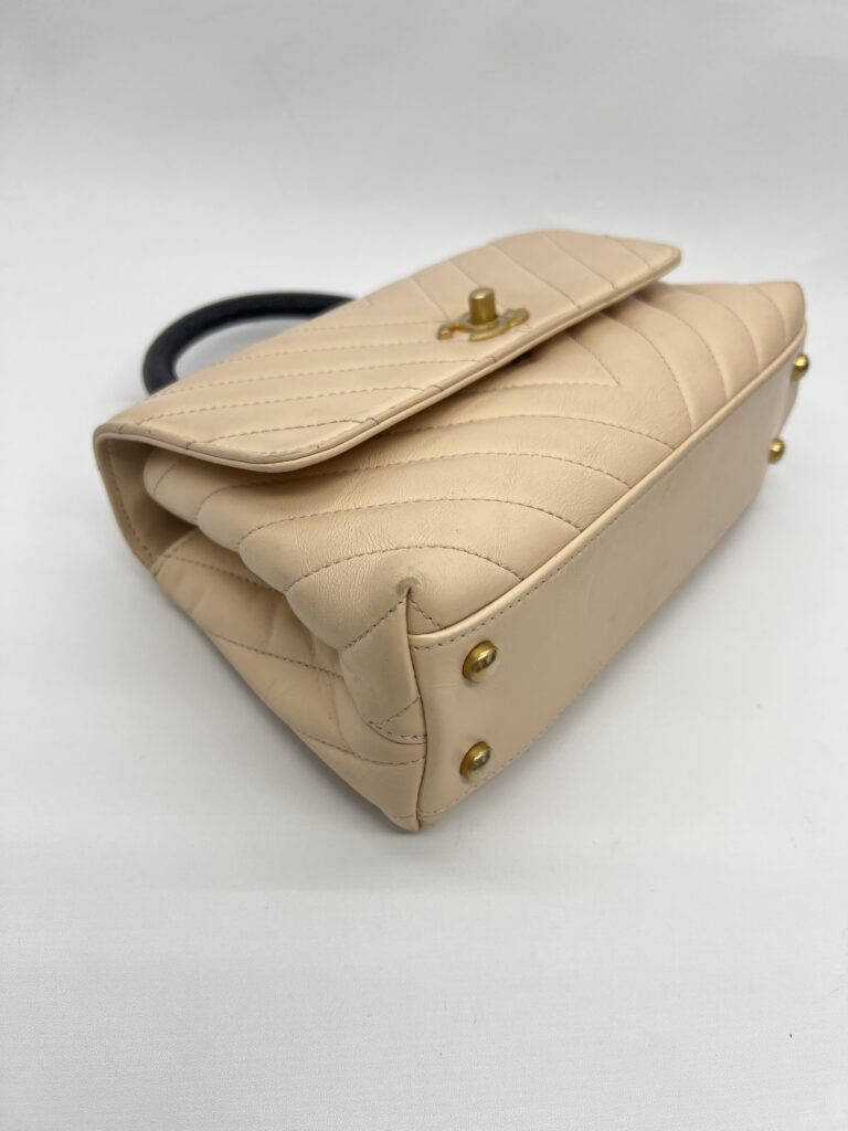 Coco Handle Small Chevron Calfskin Beige Handle Lizard GHW