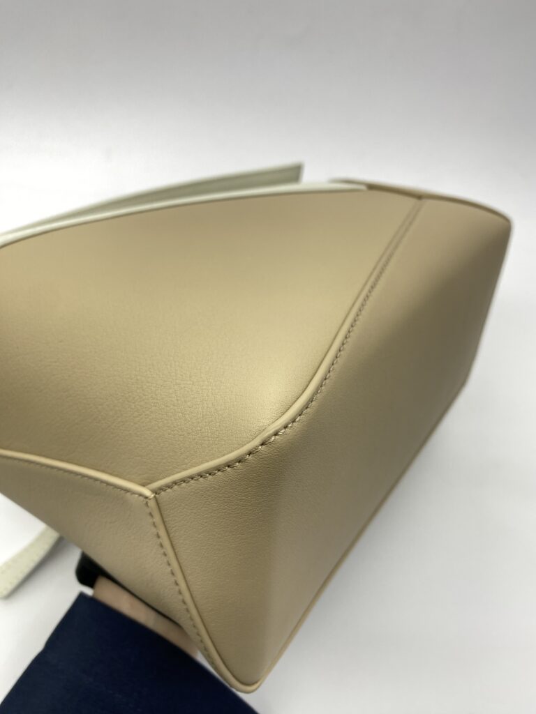 Puzzle Edge Small Soft White/Paper Craft GHW