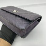 Chain Wallet Caviar Irredescent Purple SHW