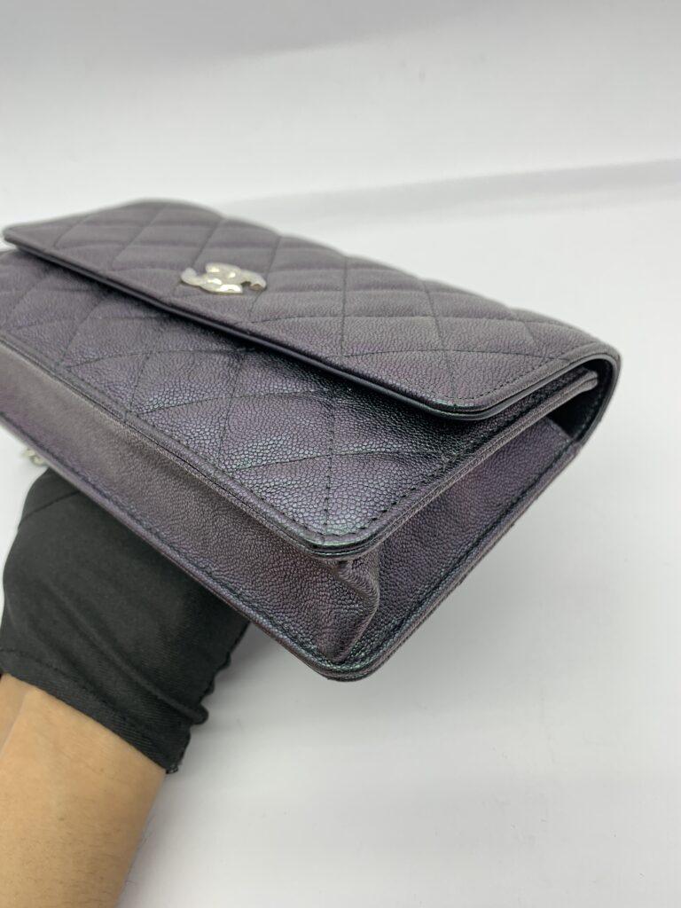 Chain Wallet Caviar Irredescent Purple SHW