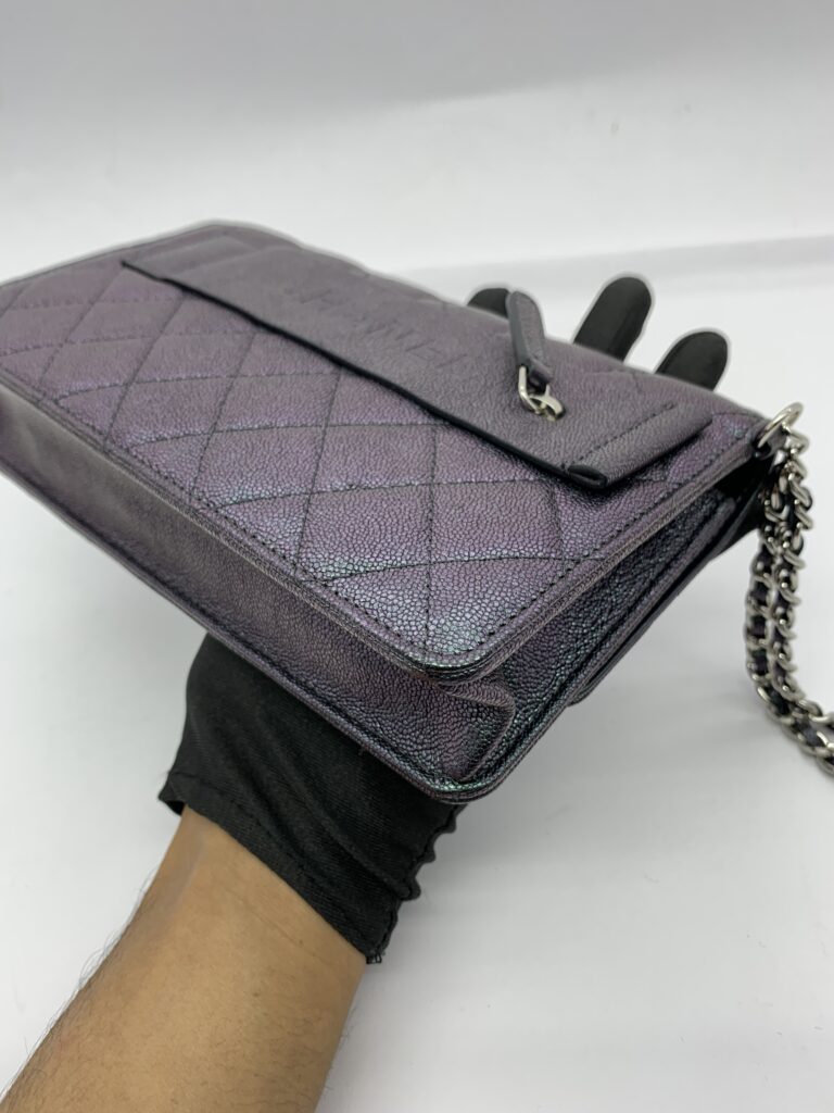 Chain Wallet Caviar Irredescent Purple SHW