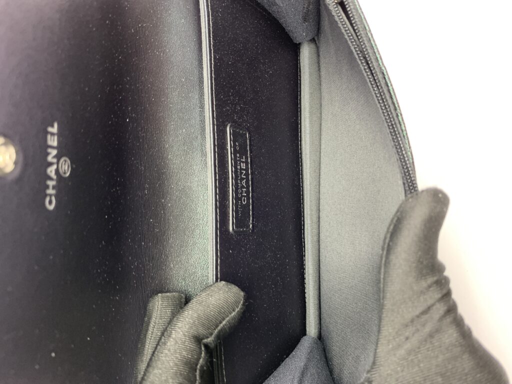 Chain Wallet Caviar Irredescent Purple SHW