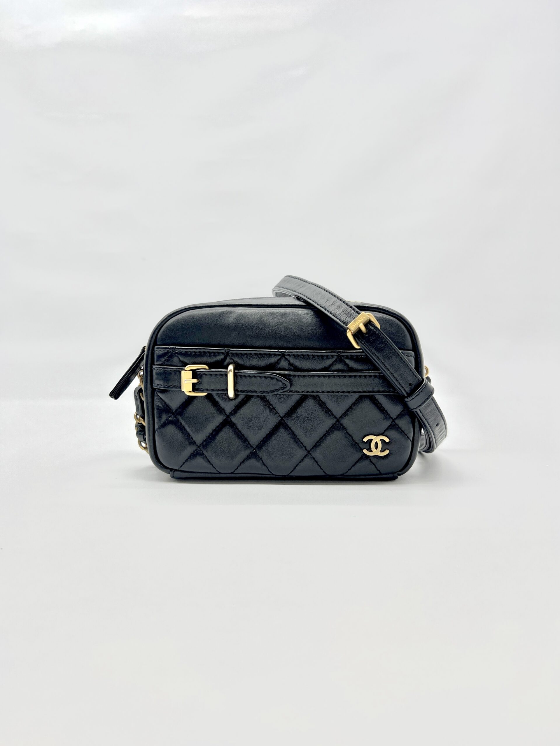 Buckle Camera Quilted Black GHW