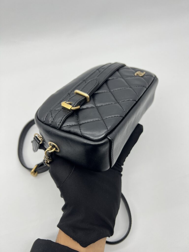 Buckle Camera Quilted Black GHW