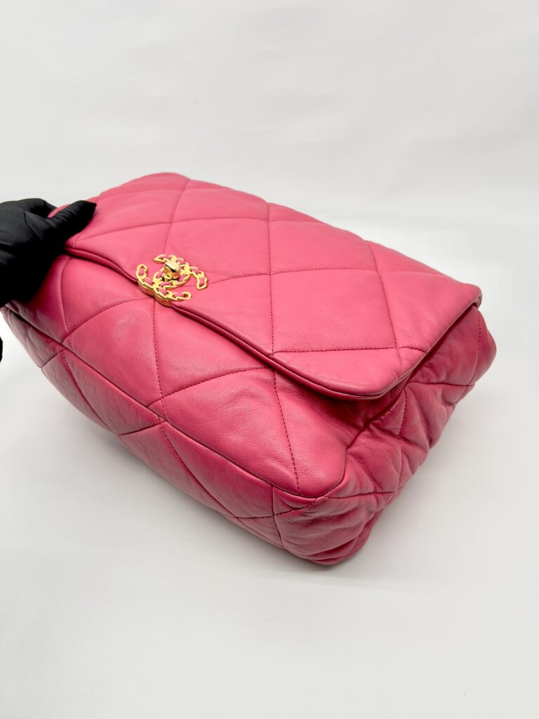 C19 Large Lambskin Red Pink