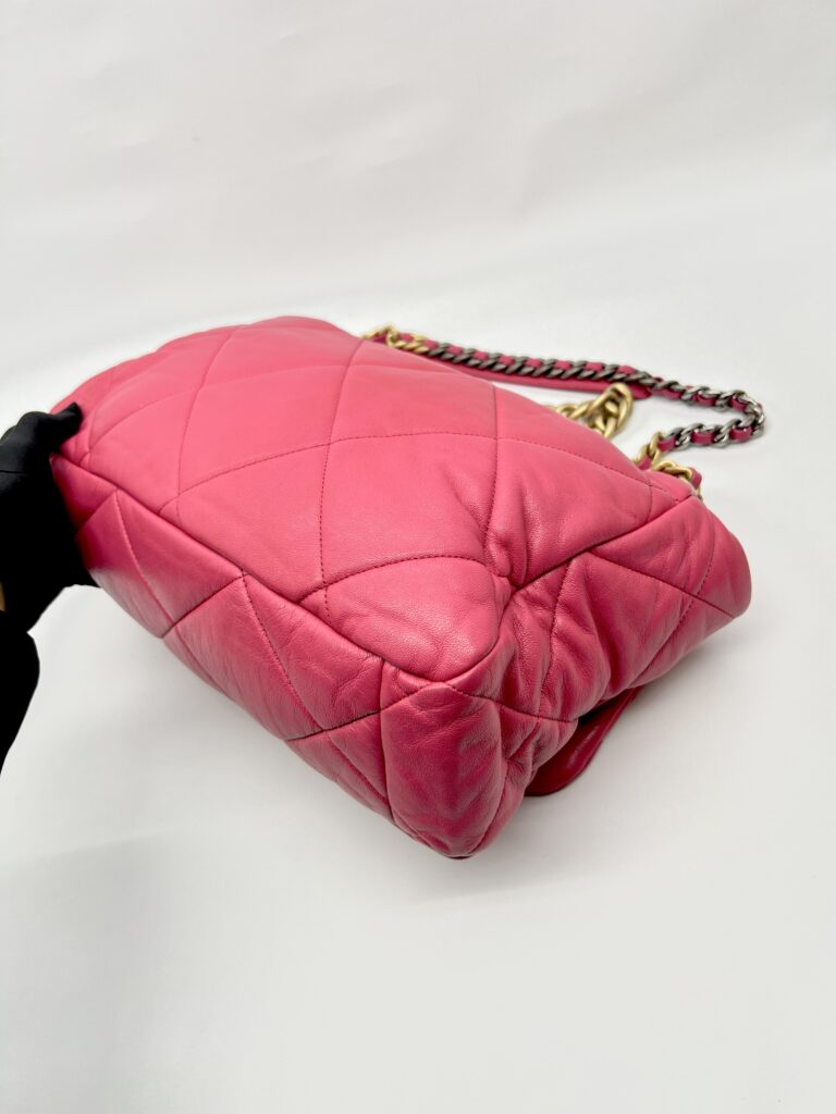 C19 Large Lambskin Red Pink