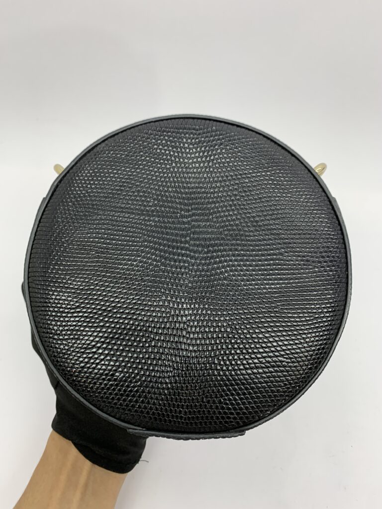 Round As Earth Black Lizard GHW