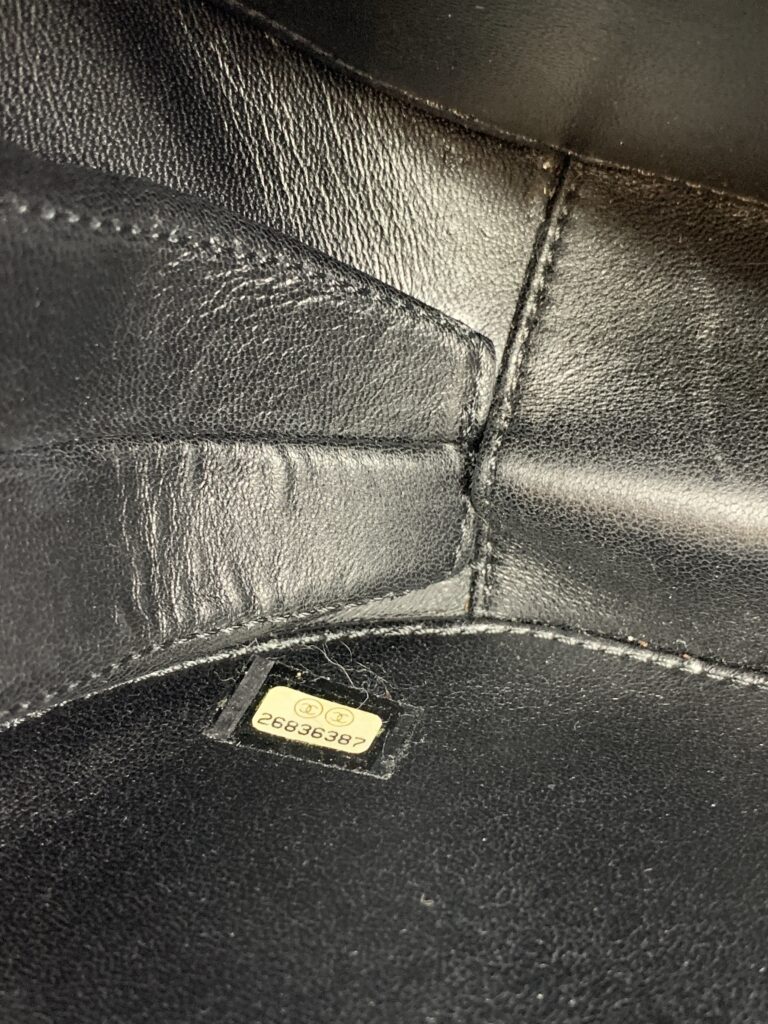 Round As Earth Black Lizard GHW