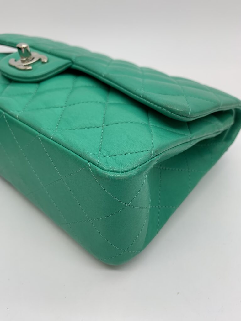 Medium Classic D Flap Lambskin Green SHW