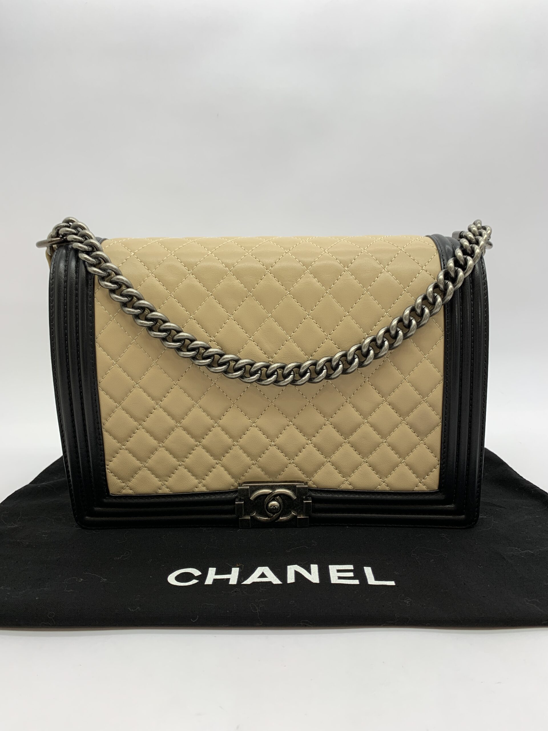 Boy 30 Lambskin Beige Black RHW