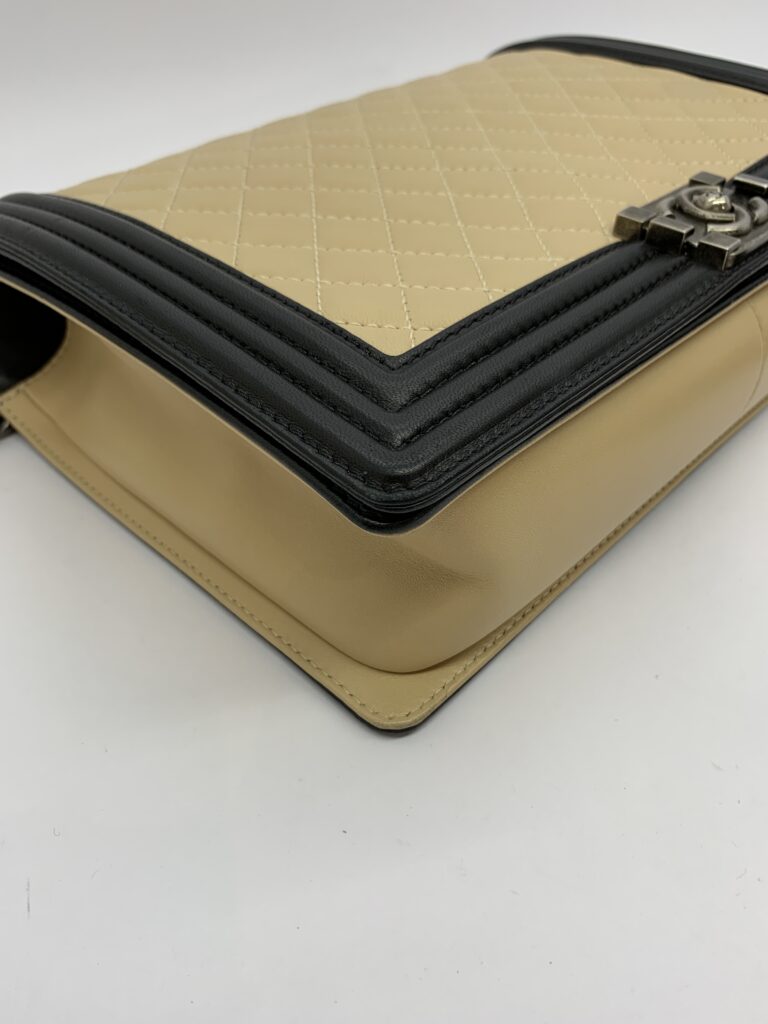 Boy 30 Lambskin Beige Black RHW