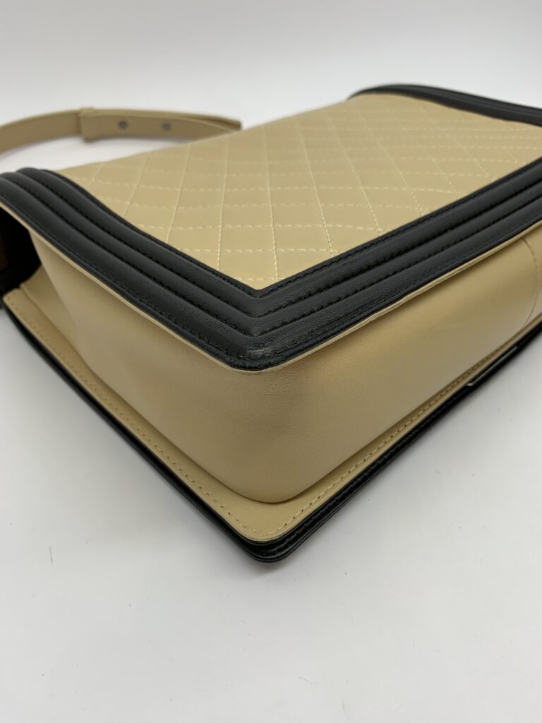 Boy 30 Lambskin Beige Black RHW