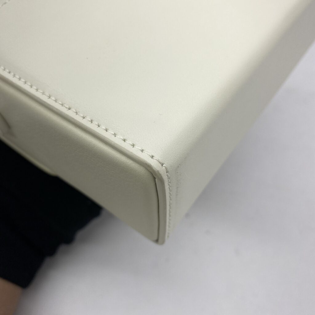 30 Montaigne Box Ivory GHW