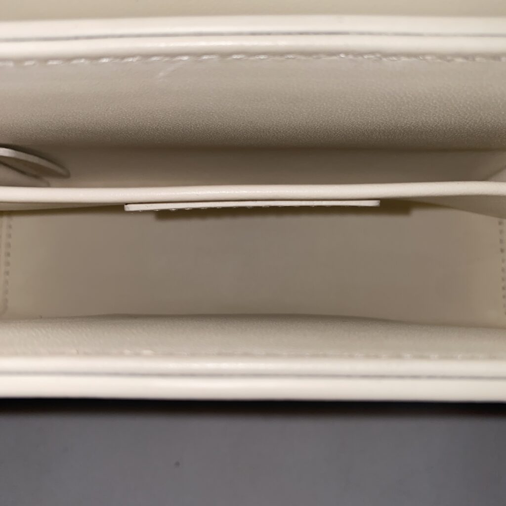 30 Montaigne Box Ivory GHW