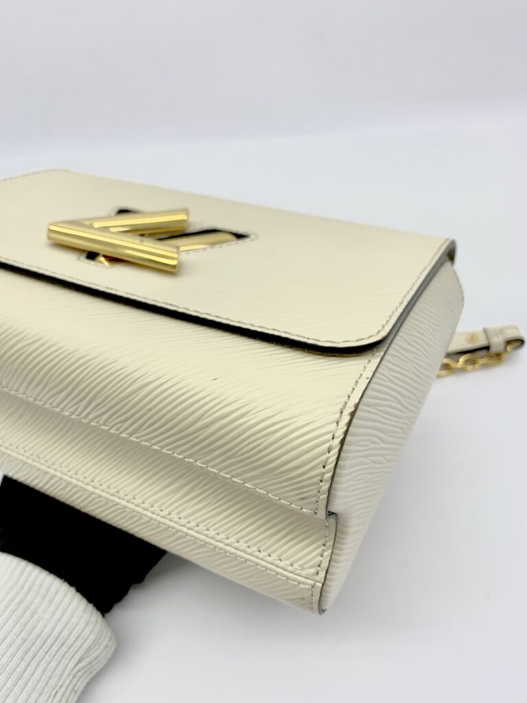 Twist MM Epi Quartz White PHW