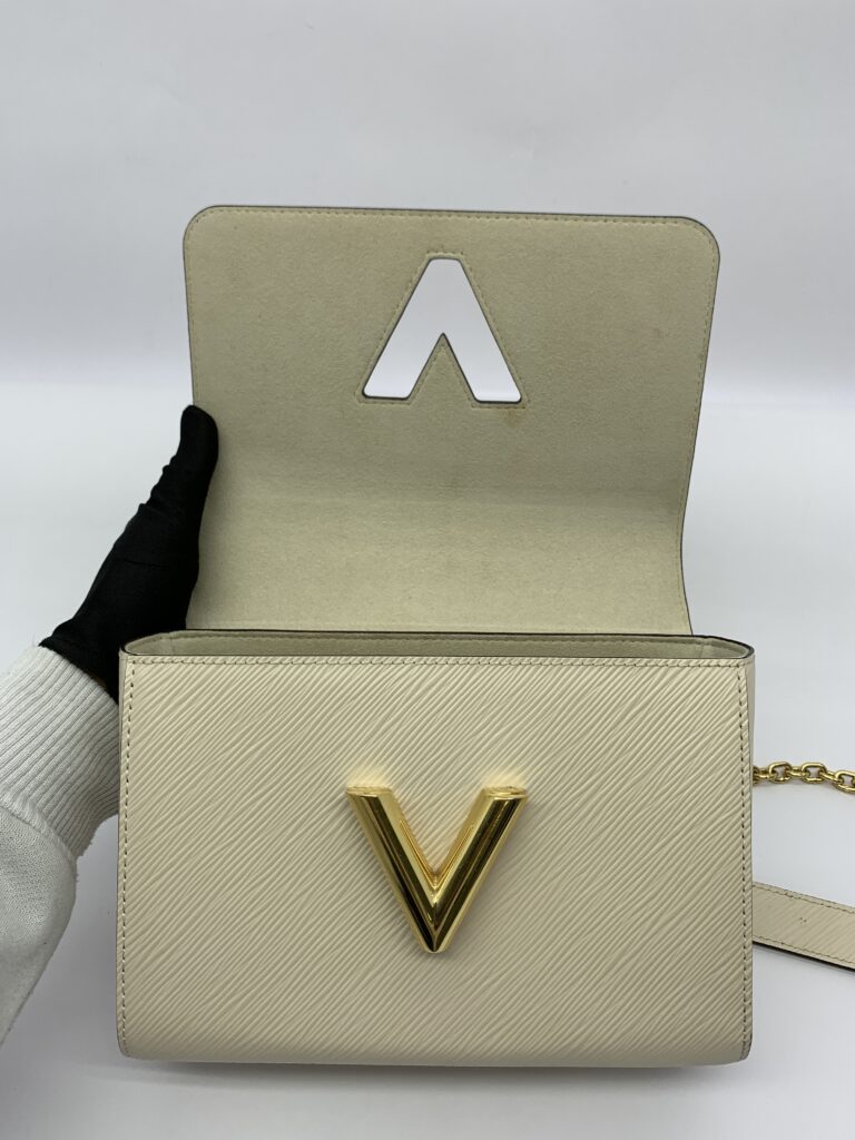 Twist MM Epi Quartz White PHW