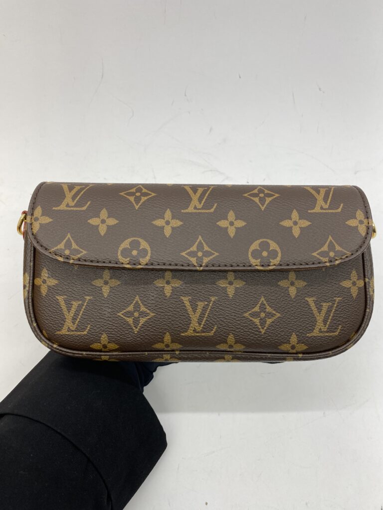 WOC Ivy Monogram GHW