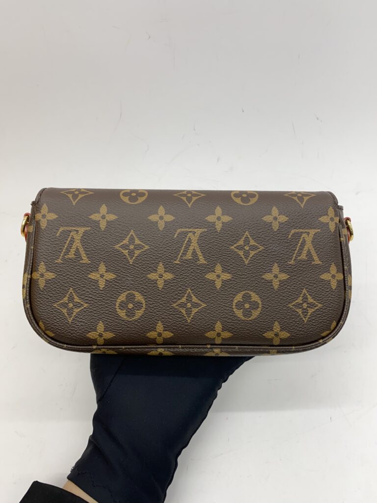 WOC Ivy Monogram GHW