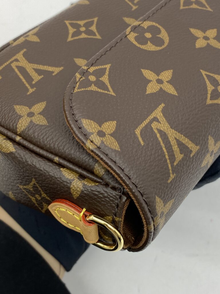 WOC Ivy Monogram GHW