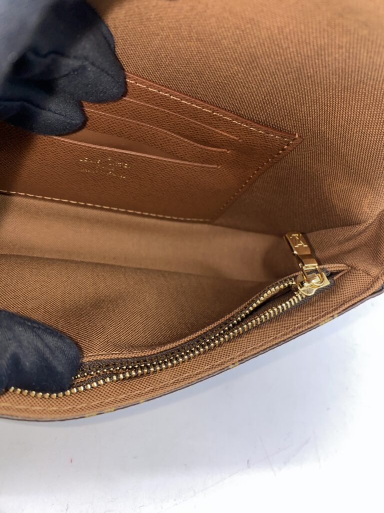 WOC Ivy Monogram GHW