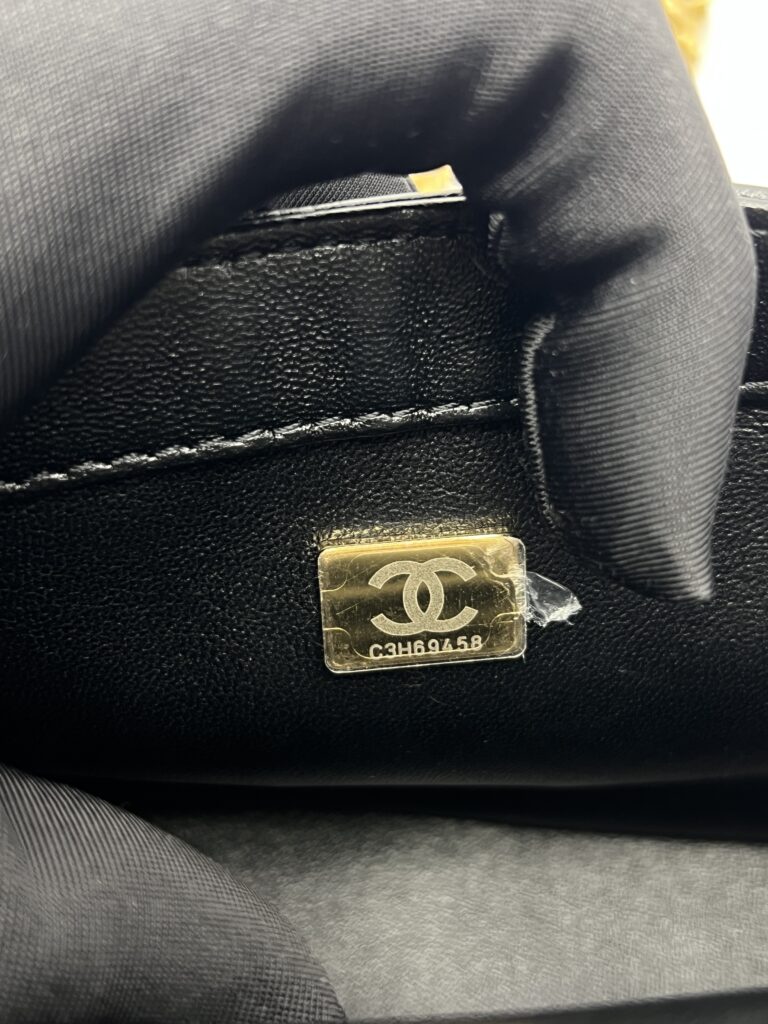 Heart Chain Mini Flap Bag Lambskin Black GHW