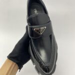 Monolith Pointy Black SHW