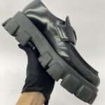 Monolith Pointy Black SHW