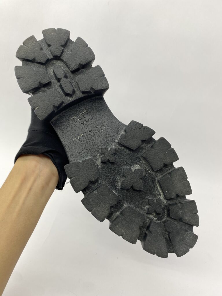 Monolith Pointy Black SHW