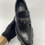 Monolith Pointy Black SHW