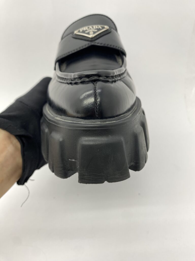 Monolith Pointy Black SHW