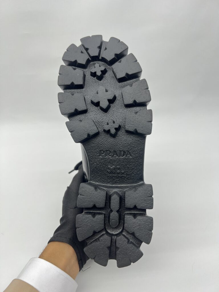 Monolith Padded Black SHW