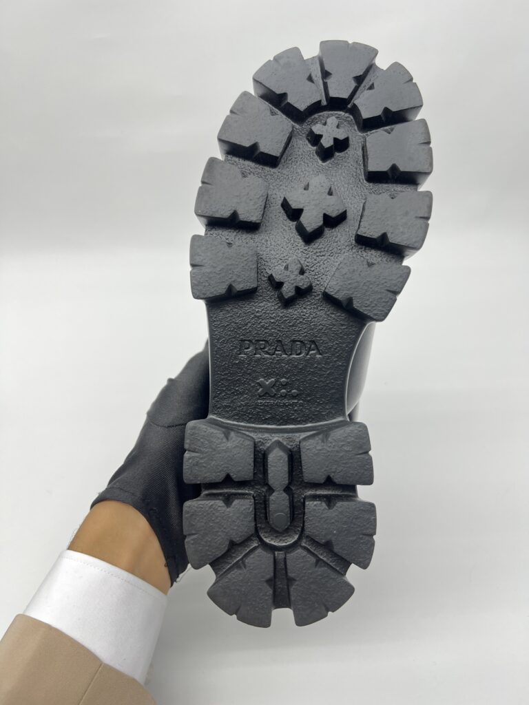 Monolith Padded Black SHW