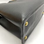 Capucines MM Taurillon Black GHW