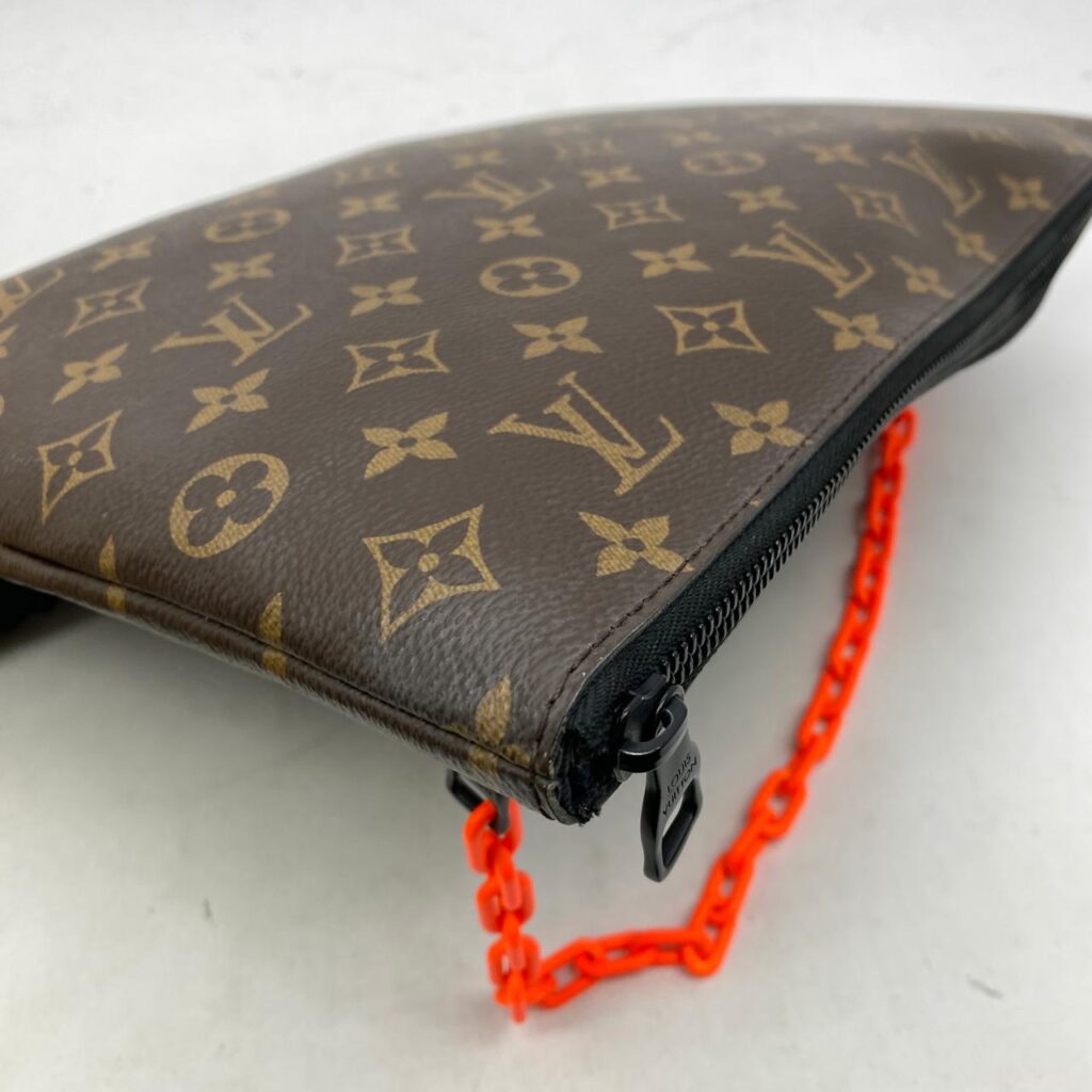 Pochette A4 Monogram Black