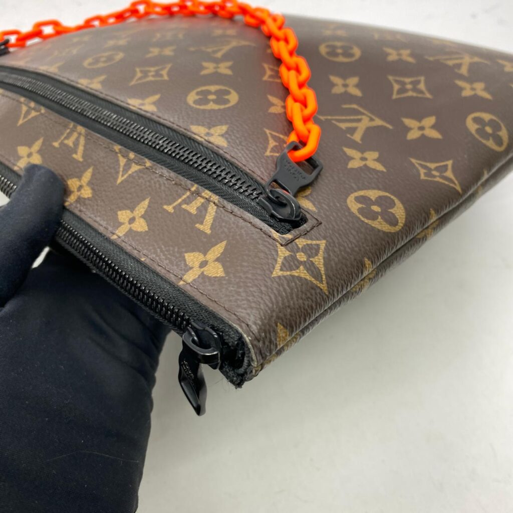 Pochette A4 Monogram Black