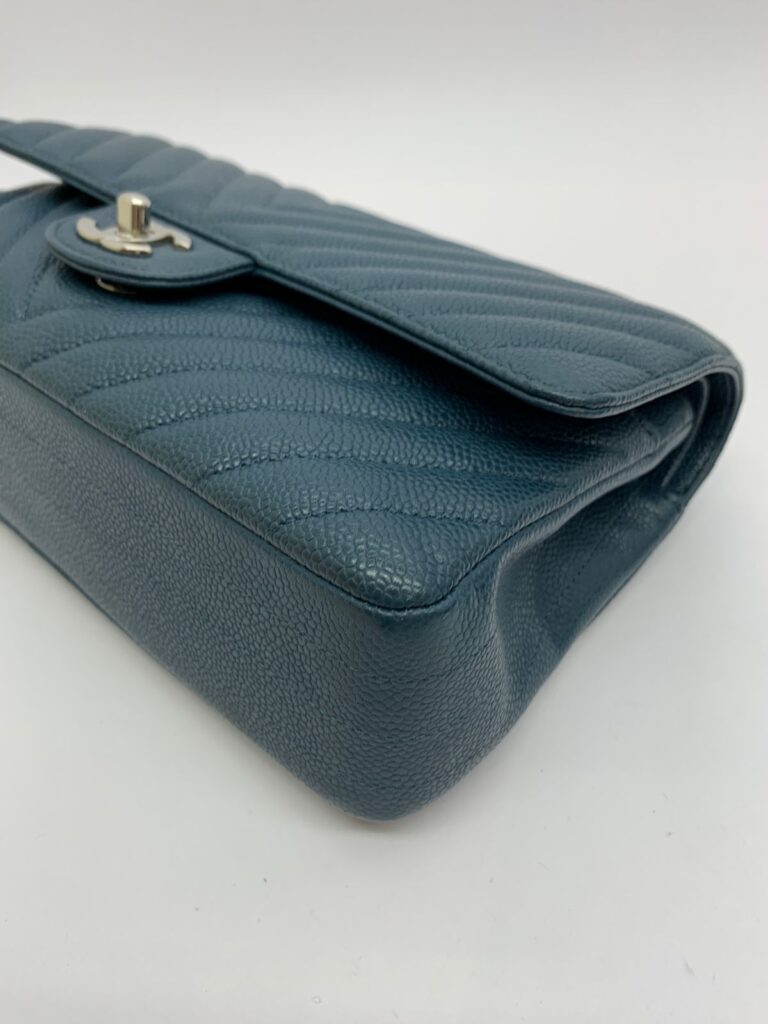 Medium Classic D Flap Caviar Chevron Blue GHW