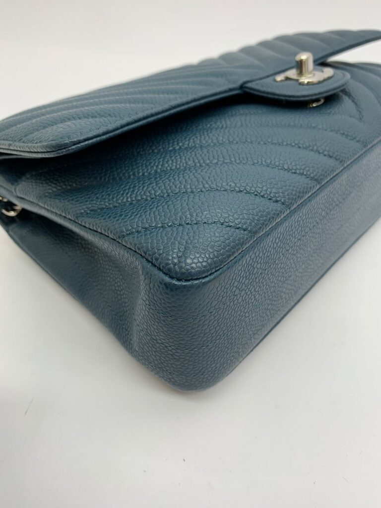 Medium Classic D Flap Caviar Chevron Blue GHW