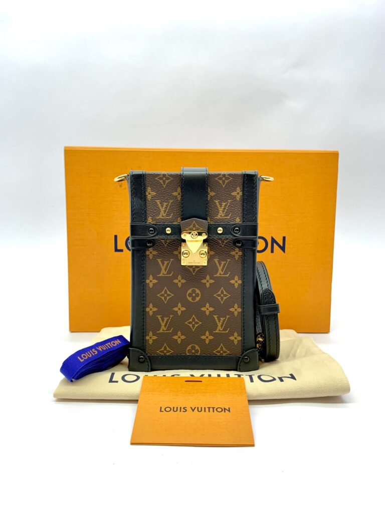 Trunk Vertical Monogram Noir Gold Hardware