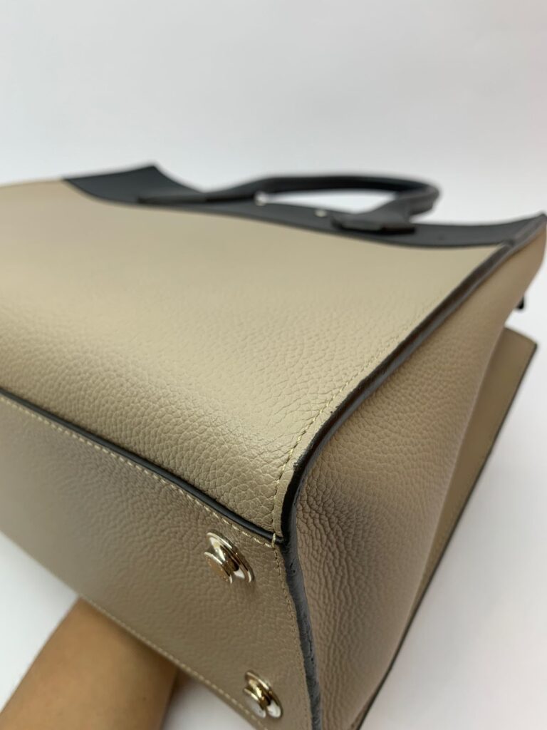 City Steamer MM Grained Noir Galet Silver Hardware