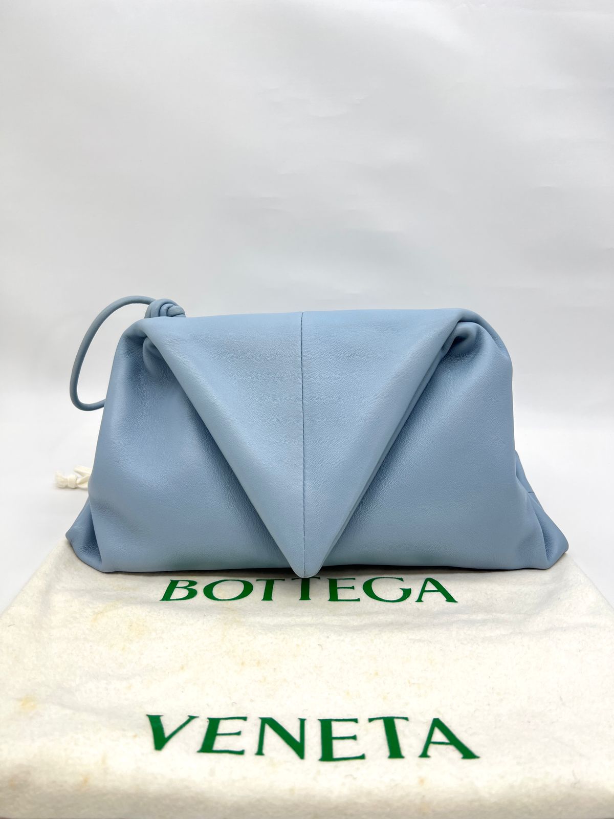 Trine Angular Ice Blue Gold Hardware