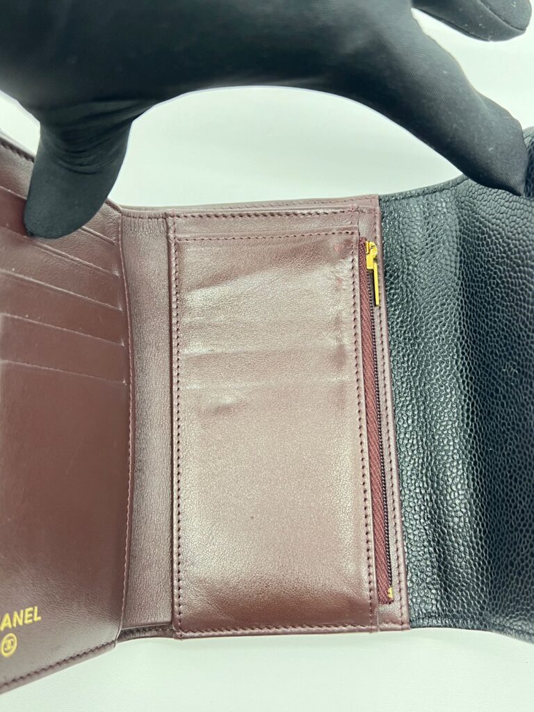 Classic Trifold Compact Caviar Black GHW