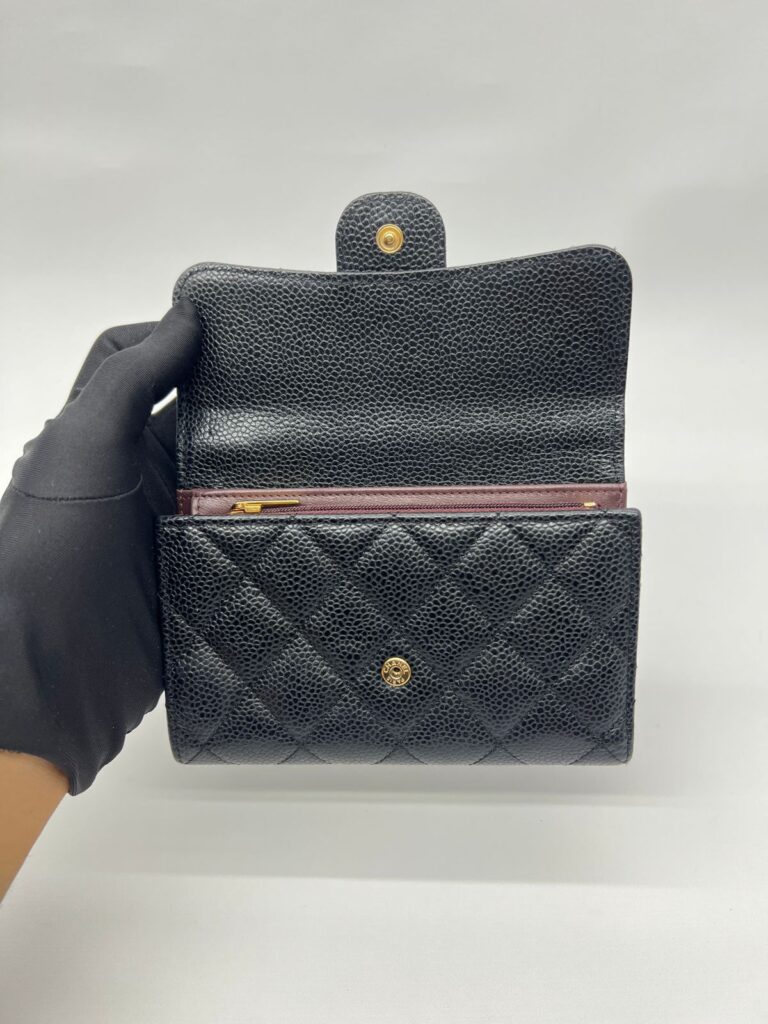 Classic Trifold Compact Caviar Black GHW