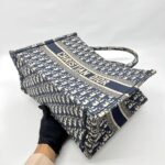 Medium Book Tote Blue Oblique