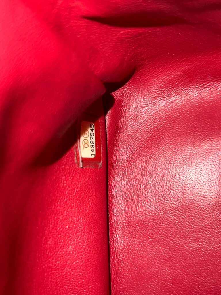 Jumbo Classic D Flap Caviar Red SHW