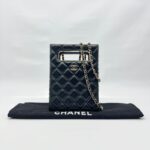 Chain Around Cut Out Handle Evening Caviar Black GHW