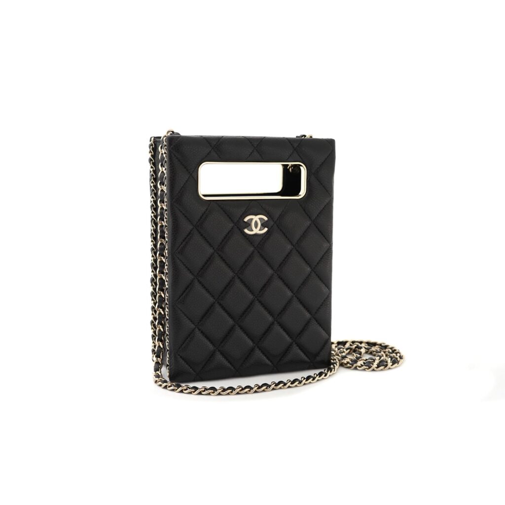 Chain Around Cut Out Handle Evening Caviar Black GHW